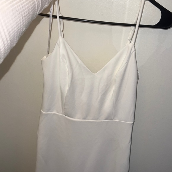 White midi dress with bows on the back - Picture 6 of 12